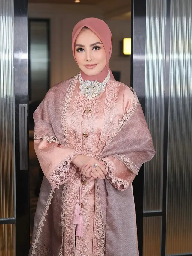 Potret Cici Paramida Tetap Cantik Dan Awet Muda Di Usia 51 Tahun/ Instagram @cici_faramida