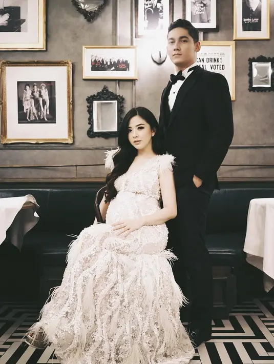 Baru-baru ini, Franda dan Samuel Zylgwyn mengunggah beberapa foto romantis saat hamil delapan bulan. (Foto: instagram.com/samuel_zylgwyn)