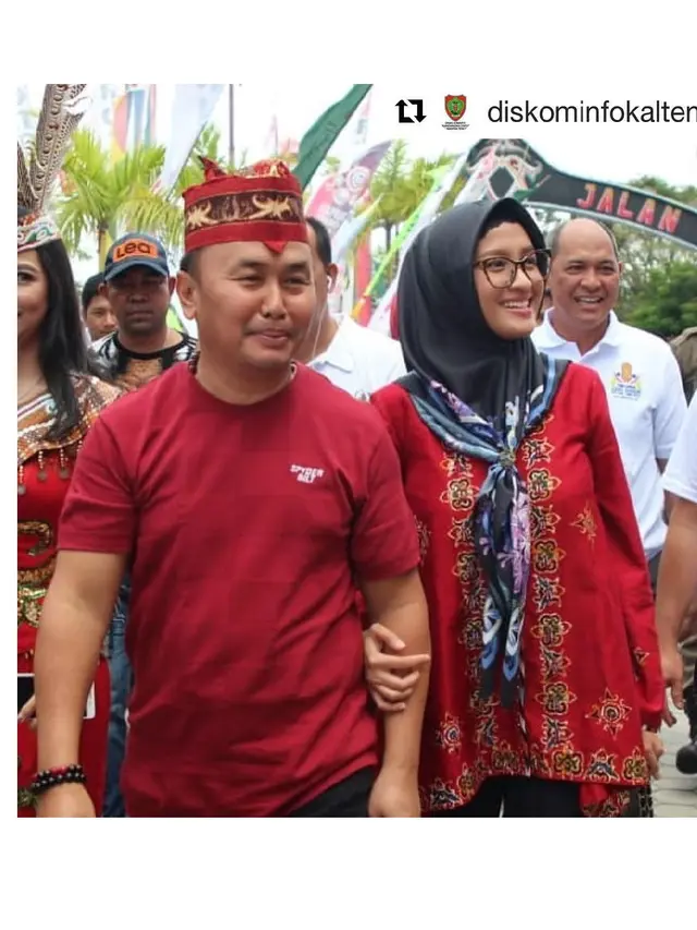 6 Momen Romantis Sugianto Sabran, Mantan Suami Ussy Sulistiawaty dan Istrinya