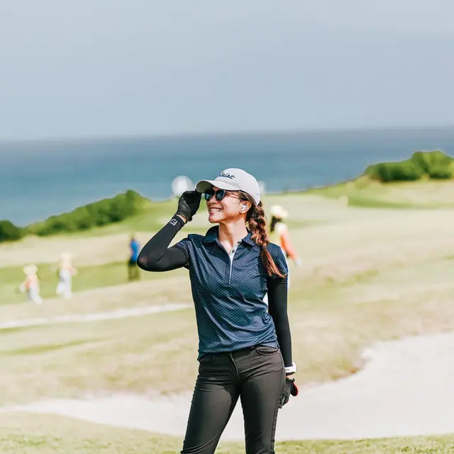 7 Gaya Dita Fakrana Jalani Hobi Main Golf Ini Tampil Curi Perhatian