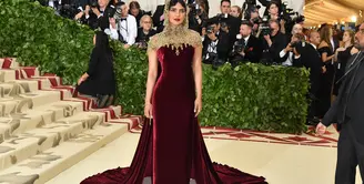 Sepak terjang Priyanka Chopra di dunia hiburan memang sudah tak perlu diragukan lagi. Namanya semakin dikenal publik setelah ia bermain dalam serial Quantico. (AFP/ANGELA WEISS)