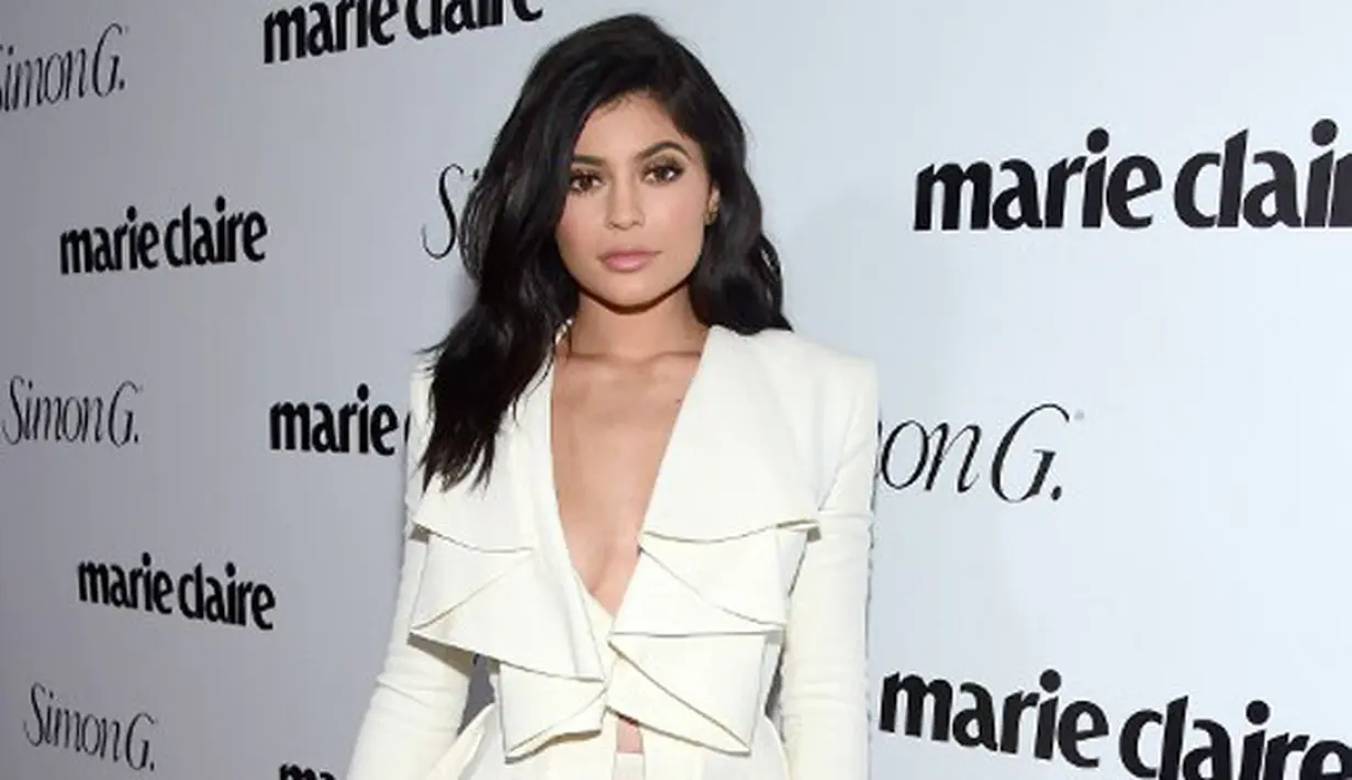 Seperti dikabarkan sebelumnya, Kylie dan Tyga baru saja putus. Lantaran hal ini juga Kris ingin Kylie segera move on dari Tyga. Selain Kris, para saudaara Kylie pun juga memiliki keingan yang sama dengan sang ibu.  (AFP/Bintang.com)
