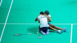 Mereka kalah dari wakil Malaysia, Pearly Tan/Thinaah Muralitharan, dalam laga final yang berlangsung sengit di Gymnasium 4, Thammasat University, Pathum Thani, Minggu (14/12/2025). (Bola.com/Bagaskara Lazuardi)