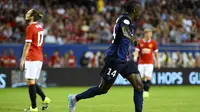 Matuidi merayakan gol ke gawang MU