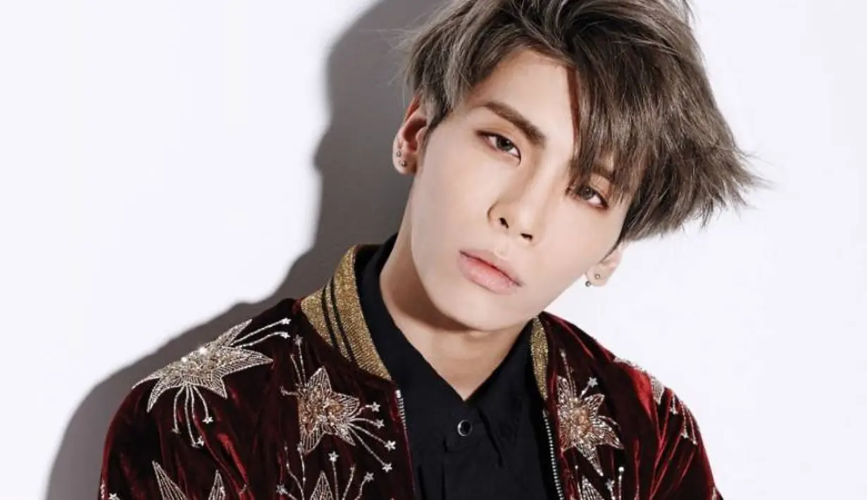 Akan tetapi belakangan ini, para penggemar SHINee dikejutkan dengan pemberitaan sebuah media ternama di Republik Chili. Lantaran Jonghyun dikabarkan meninggal dunia karena narkoba. (foto: allkpop.com)