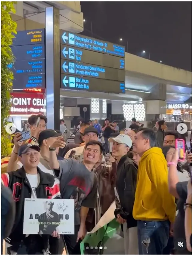 6 Potret Agnez Mo Pulang Indonesia Disambut Fans di Bandara, Penuh Kejutan