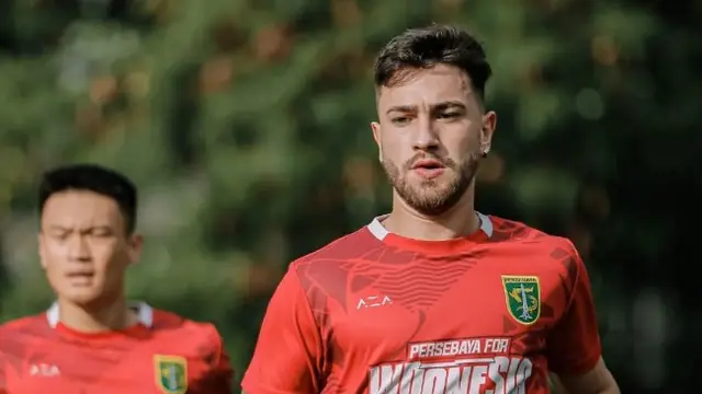 7 Potret Latihan Persebaya Jelang Pertandingan Lawan Persib di Piala Presiden 2022