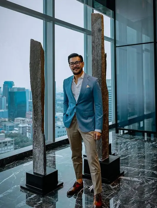 <p>Walaupun sudah 56 tahun, akan tetapi wajah Ferry Salim seakan menolak tua. [Foto: Instagram.com/ferrysal!m]</p>