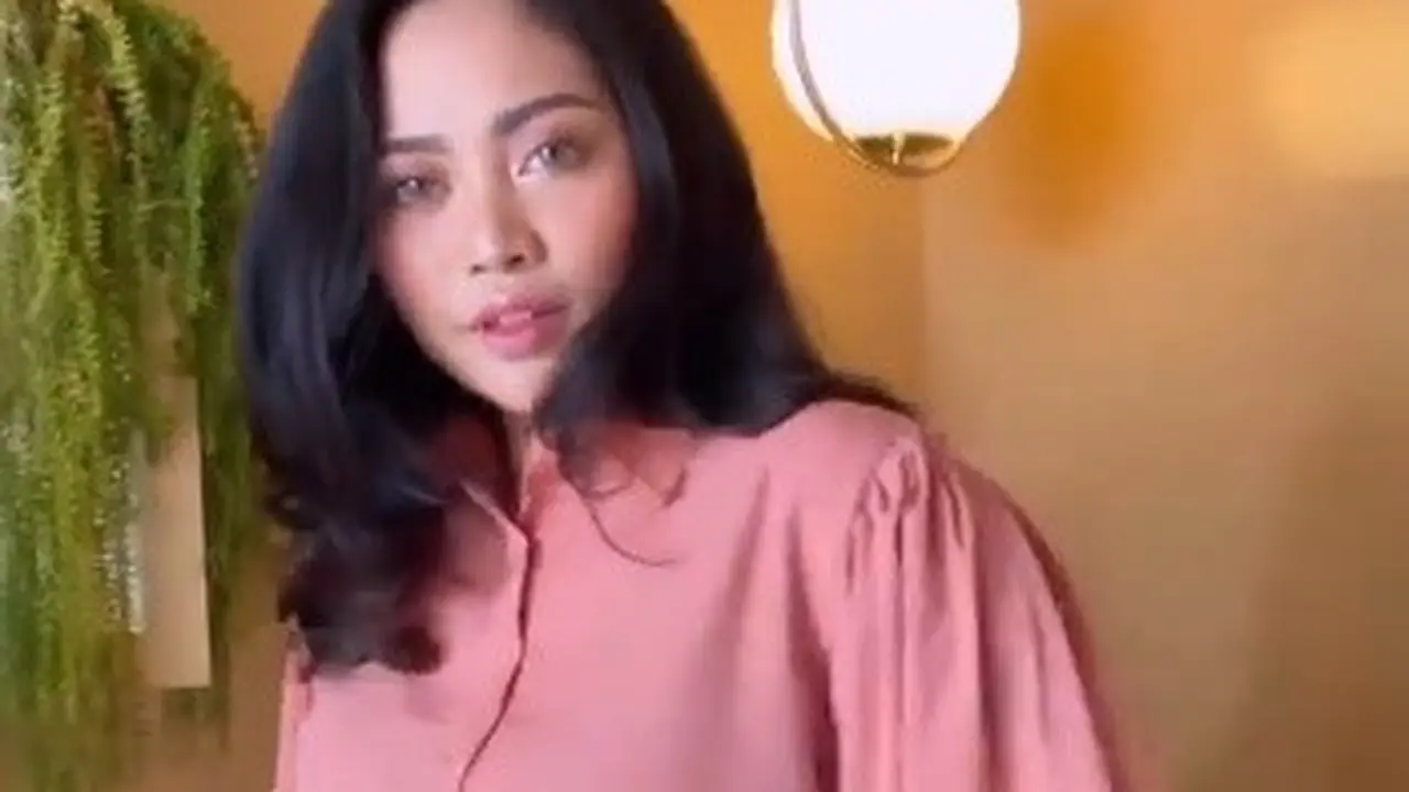 7 Unggahan Terbaru Rachel Vennya Tampil Tanpa Hijab, Tetap Dipuji Netizen