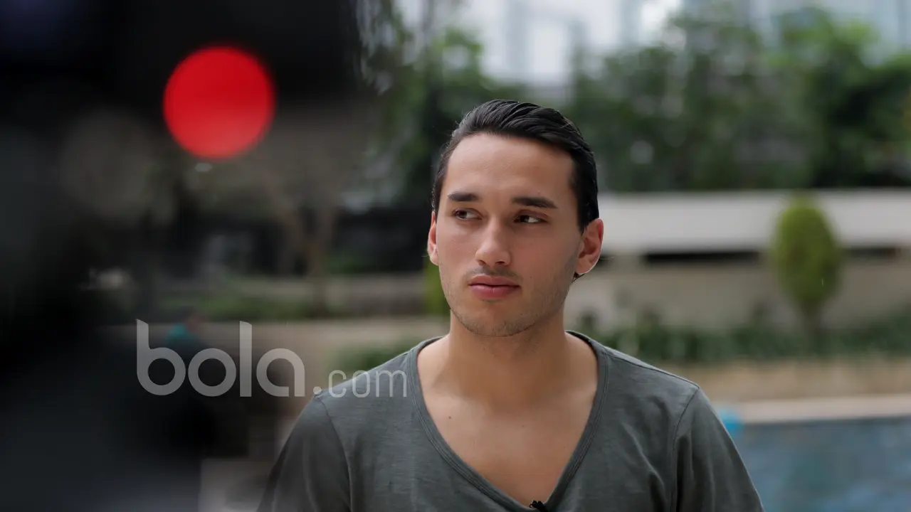 Ezra Walian