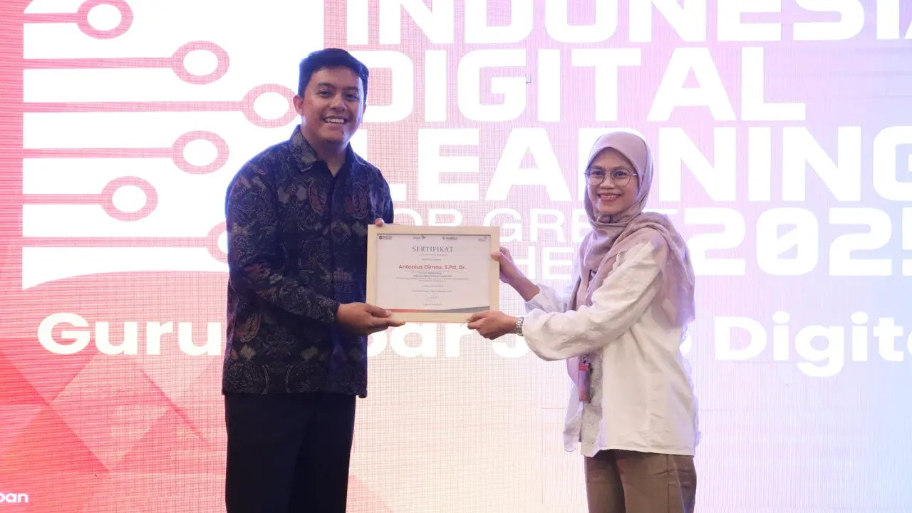 Telkom Perkuat Digitalisasi di 5 Sekolah Ciayumajakuning lewat Program Indonesia Digital Learning 2025
