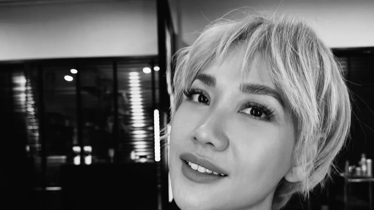 Potret Terbaru BCL dengan Gaya Rambut Bixie Cut/Instagram BCL