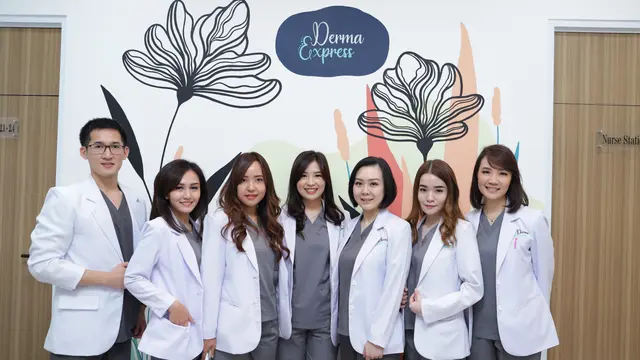 Amelinda Vania Stefan (tengah) menjelaskan tentang tren kecantikan 2023 yang masih berkiblat pada standar golden beauty ala Korea Selatan. (Foto: Dok. Tim Derma Express)