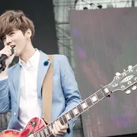 Luhan merupakan mantan personel boy band K-Pop EXO kini terjun ke dunia akting.