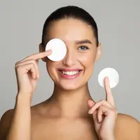 ilustrasi cara membersihkan makeup mata/Prostock-studio/shutterstock