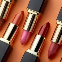 Temukan warna lipstik favorit yang sempurna dan memancarkan auramu di sini. (Sumber: Freepik).