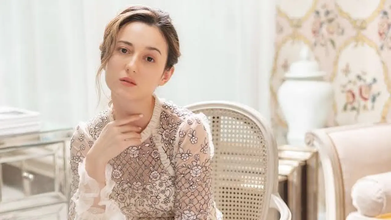 Julie Estelle. (Foto: Dok. Instagram @julstelle)