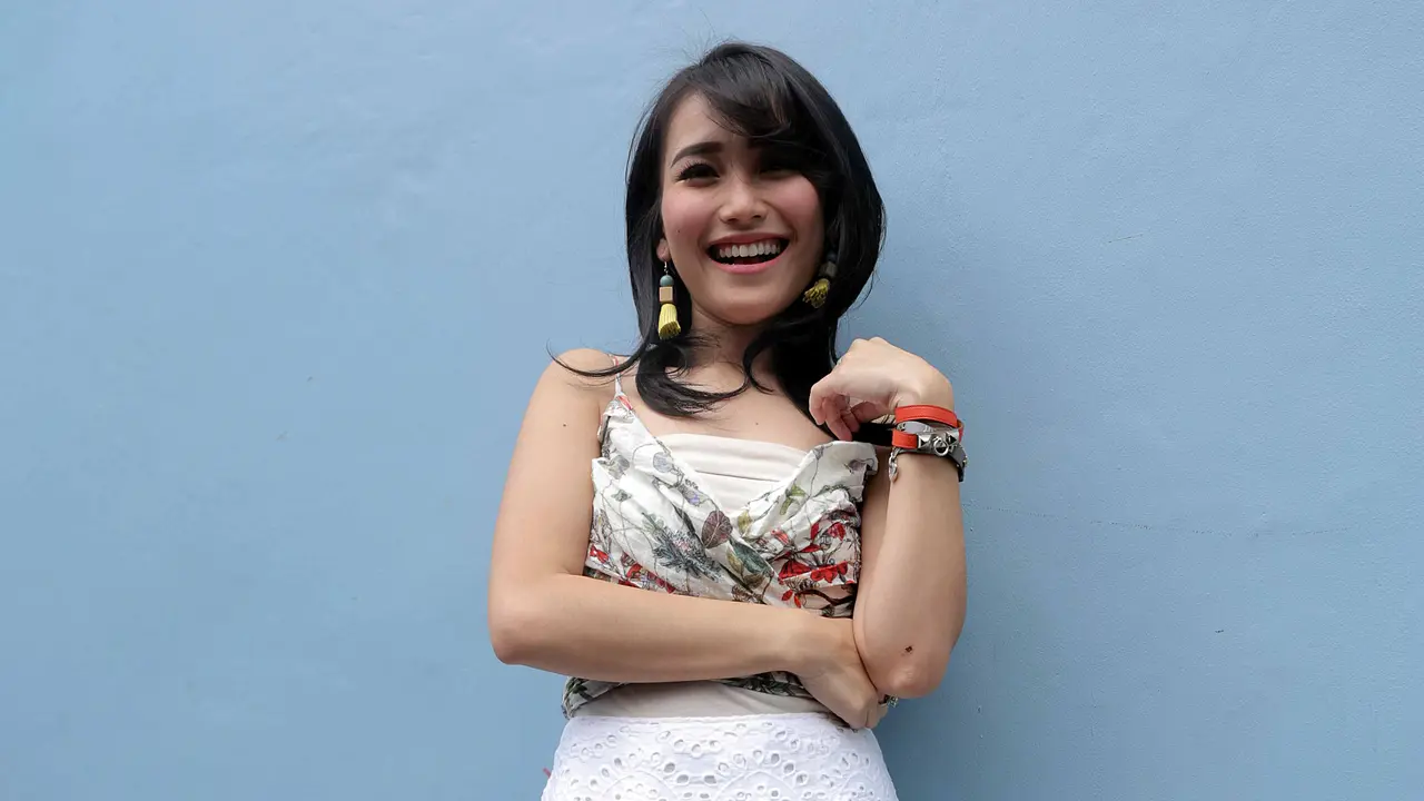 [Bintang] Ayu Ting Ting