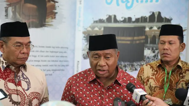 Ketua Komisi VIII Ali Taher, usai menghadiri pembukaan Musyawarah Nasional ke-I Forum Komunikasi Alumni Petugas Haji Indonesia (FKAPHI) di Asrama Haji Pondok Gede Jakarta, Minggu (21/4/2019). Dok Kemenag
