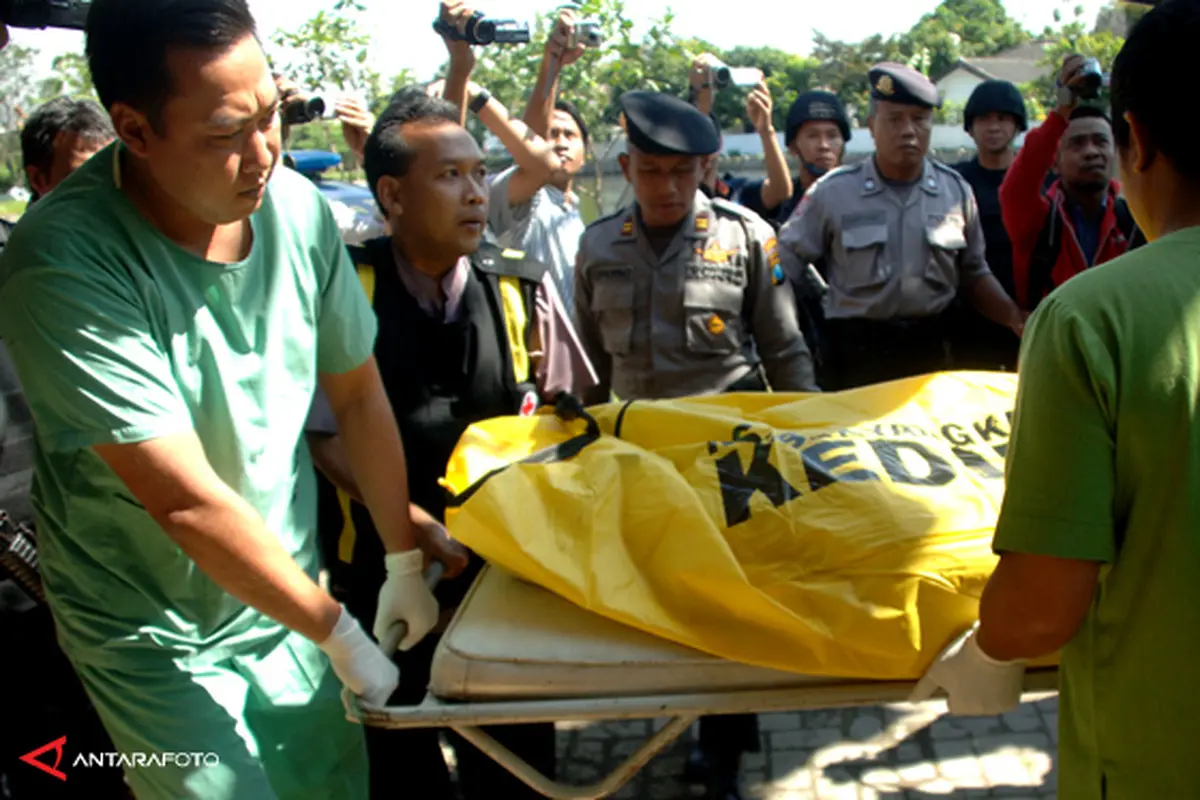 jenazah-teror-tulungagung130801b.jpg