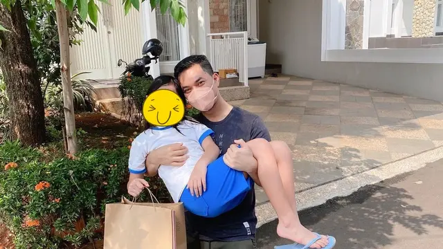 6 Momen Zaskia Gotik Beri Kejutan Ulang Tahun Anak Sambung, Bikin Netizen Salah Fokus