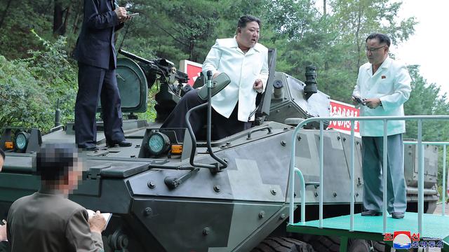 Kim Jong-un Kunjungi Pabrik Militer Korut