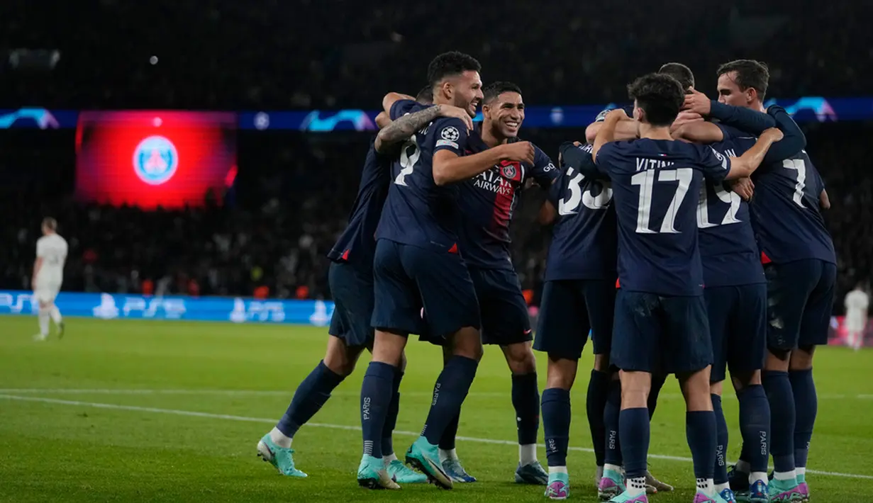 PSG unggul 3-0 satu menit sebelum waktu normal berakhir. Pemain pengganti, Lee Kang-in, mencetak gol tap-in memanfaatkan umpan tarik Warren Zaire-Emery. (AP Photo/Thibault Camus)