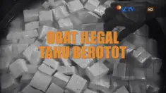 Kedelai langka di pasaran, harga pun menjulang. Harga tahu-tempe berbahanbaku kedelai, otomatis melonjak. Segelintir oknum perajin memanfaatkan jurus mencampur tahu dengan bahan kimia boraks. Bila tak laku, tahu bisa bertahan lebih lama.

Saksikan ...