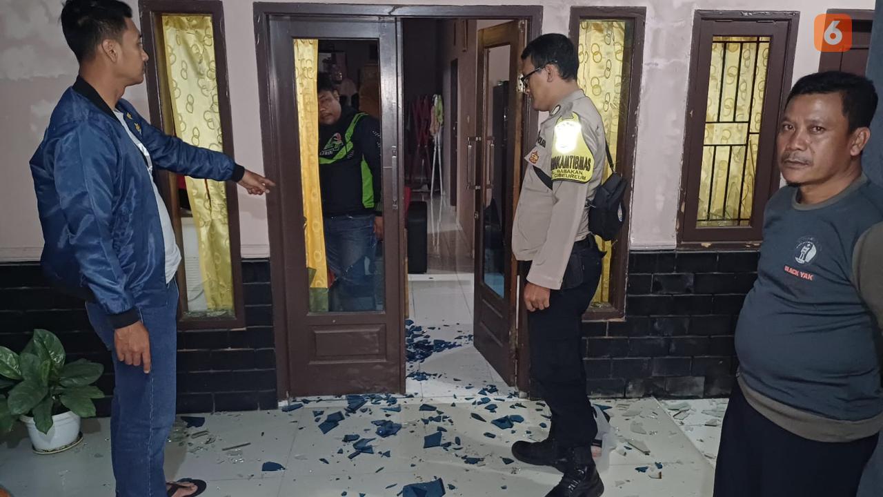 Rumah milik Ketua PPK Cibeureum Kota Sukabumi dirusak orang tak dikenal (Liputan6.com/Istinewa).