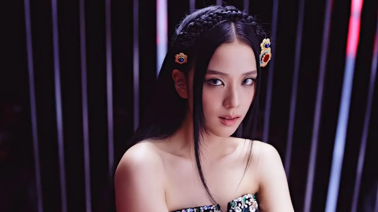 Tren Gaya Rambut Kepang BLACKPINK dari Video Klip Pink Venom