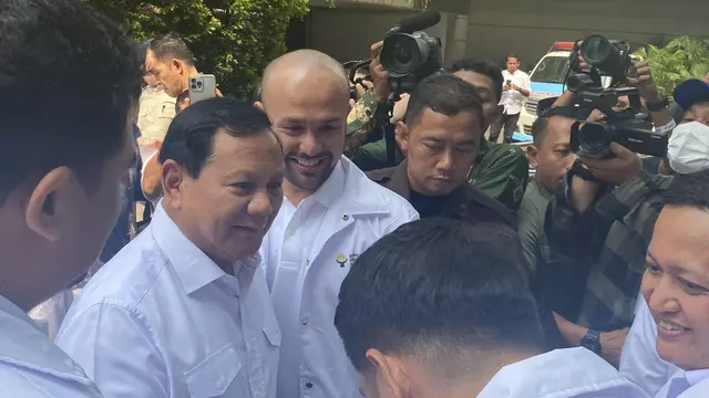 Wali Kota Medan sekaligus menantu Presiden Joko Widodo (Jokowi) Bobby Nasution turut hadir saat Barisan Pengusaha Pejuang deklarasi dukung Prabowo Subianto-Gibran Rakabuming Raka sebagai Presiden dan Wakil Presiden pada Pilpres 2024.