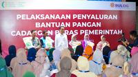 Mengacu pada arahan Presiden Joko Widodo (Jokowi), Bapanas/NFA) Arief Prasetyo Adi menyebut kalau bantuan pangan beras 10 kg akan disebar ke 21,3 juta KPM pada Desember 2023. Namun, jumlah itu bertambah pada periode Januari-Maret 2024. (Dok. Bapanas)