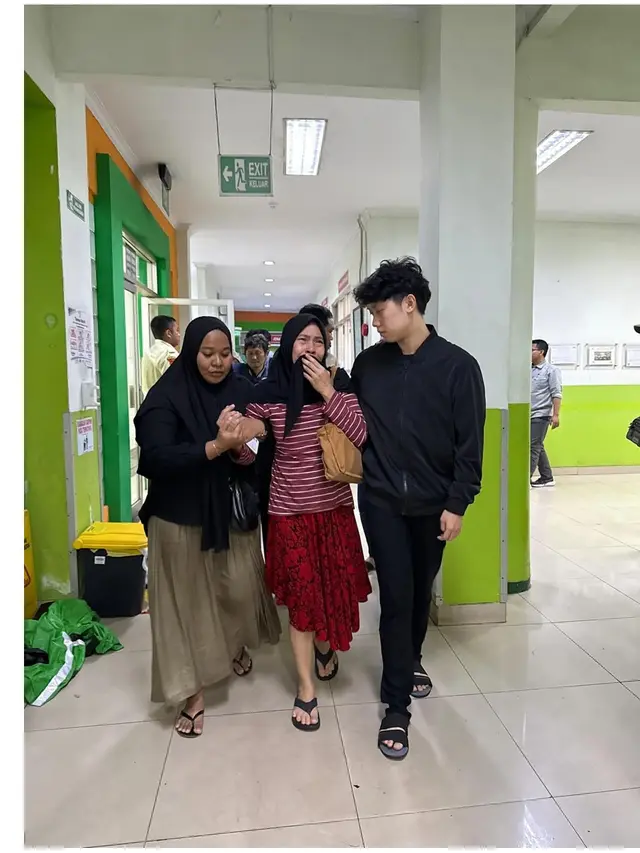 6 Potret Willie Salim Beri Bantuan untuk Ibu Affan Kurniawan Ojol Korban Brimob