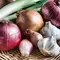 Ilustrasi Bawang Merah dan Bawang Putih Credit: Unsplash