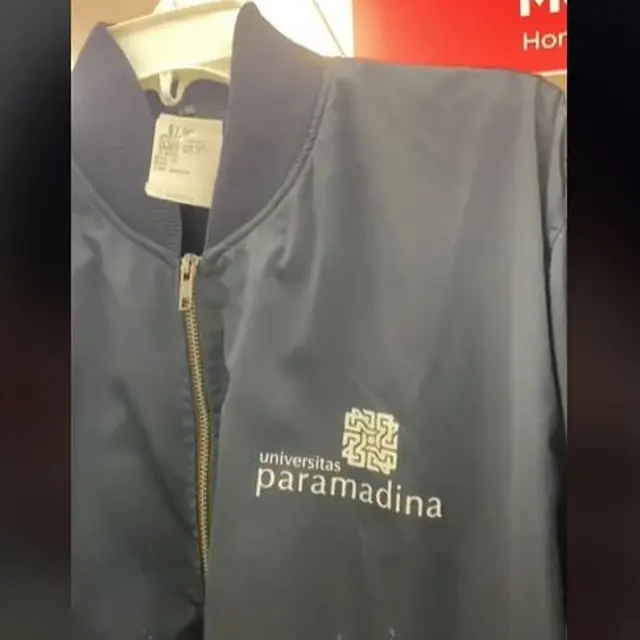 Lagi Thrifting di Amerika Serikat WNI Kaget Ketemu Jaket Kampus Indonesia