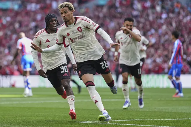 Debut Manis Ekitike dan Frimpong