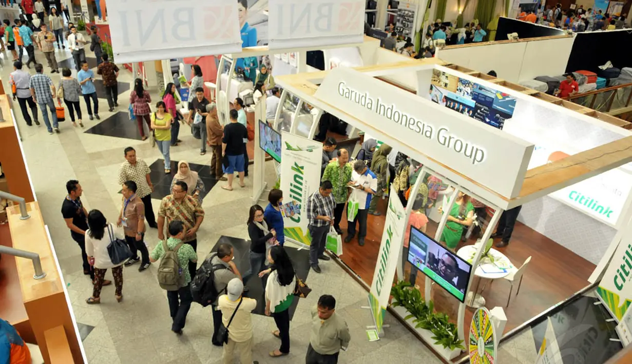 Pengunjung memadati Garuda Indonesia Travel Fair di JCC, Jakarta, (12/9/14). (Liputan6.com/Panji Diksana)