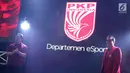 Ketum PKPI Diaz Hendropriyono dan Kepala Bekraf Triawan Munaf saat peluncuran Departemen eSports PKPI di SCBD, Jakarta, Selasa (25/9). Peluncuran Departemen ini menjadi wadah memajukan scene eSports dalam negeri. (Liputan6.com/HO/Engga)