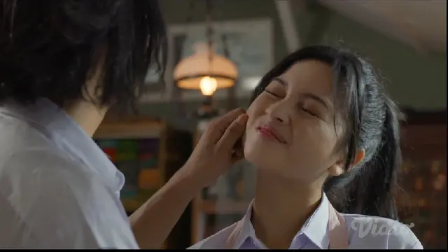 Adegan Romantis Jingga dan Senja Season 2