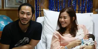 Rela berkorban, ini Perjuangan Istri Uki NOAH lahirkan anak ketiga.