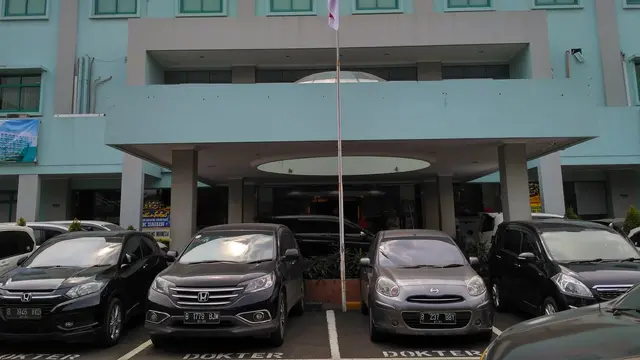 Selama pembangunan gedung baru, RS EMC Tangerang tetap beroperasi seperti biasa (Foto: LIputan6/Benedikta Desideria)