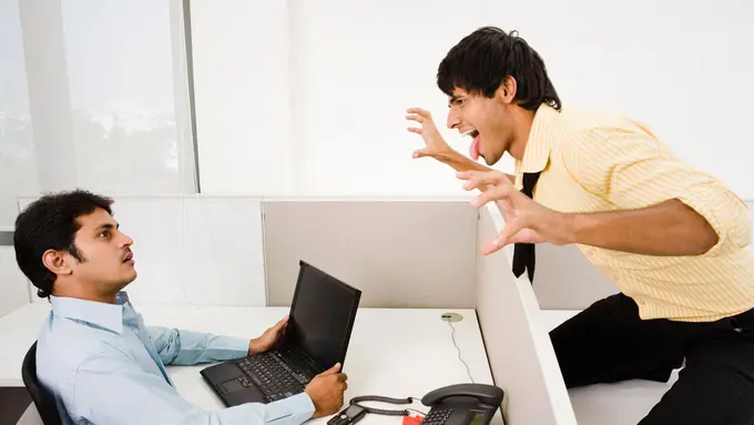 5 Sikap Karyawan yang Justru Memperburuk Reputasinya di Kantor