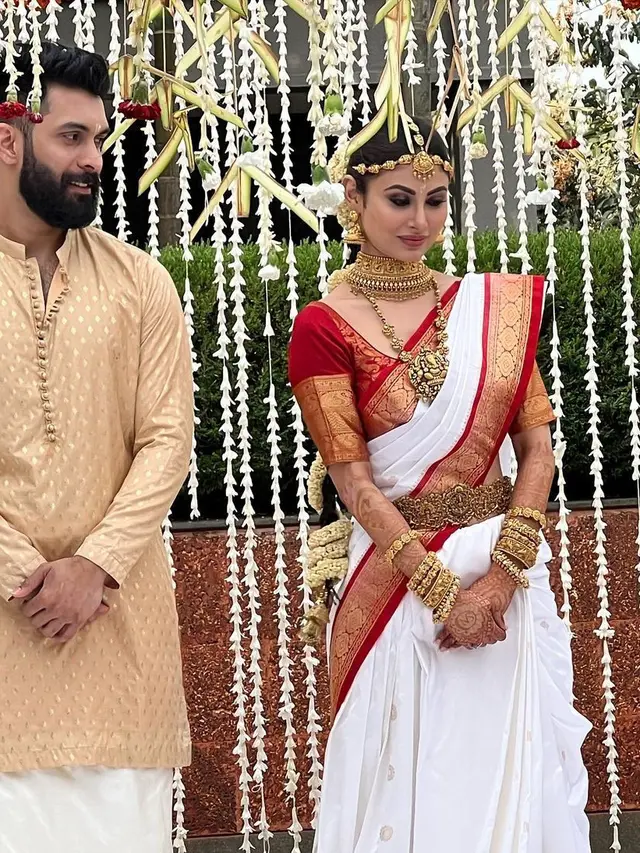 Pernikahan Mouni Roy bintang Naagin (Foto: Instagram/arjunbijlani)