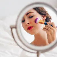 Ilustrasi Make Up/https://unsplash.com/Laura Chouette