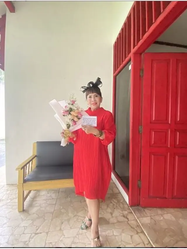 6 Potret Ni Made Ayu Nenek Verrell Bramasta, Tampil Modis Meski Tak Lagi Muda