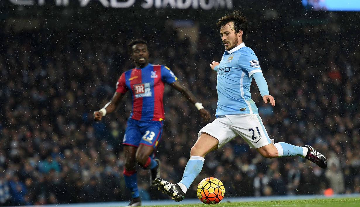 Gelandang energik Manchester City, David Silva telah mengoleksi 8 assists hingga pekan ke-25 Liga Premier Inggris. (AFP/Paul Ellis)