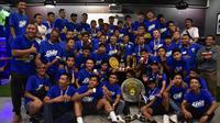 Raih juara Liga 1 2018, Persib Bandung U-19 jadi hiburan buat bobotoh. (Bola.com/Erwin Snaz)