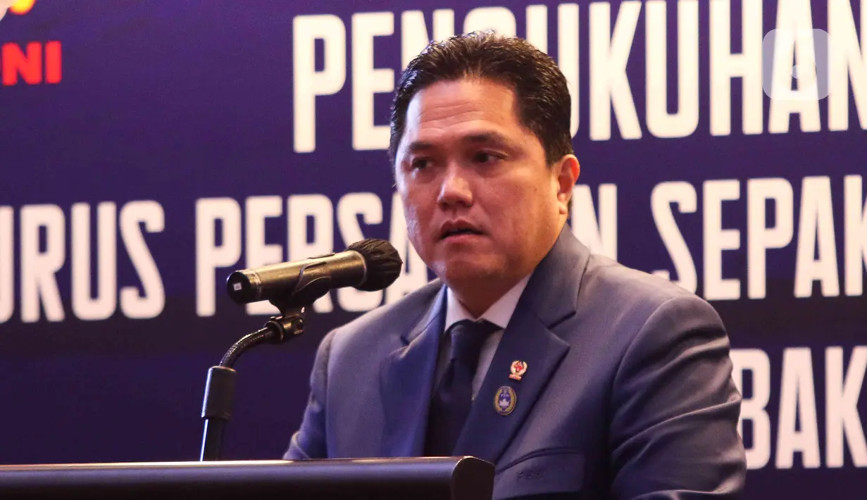 Setelah tiga bulan menjabat sebagai pengurus PSSI akhirnya mereka dilantik juga oleh KONI. (Liputan6.com/Herman Zakharia)