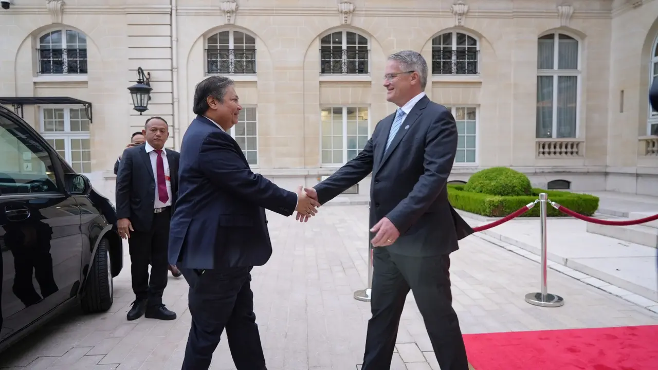 Menteri Koordinator Bidang Perekonomian Airlangga Hartarto tengah berada di Paris, Prancis. Kunjungan ke Paris ini untuk mengikuti Pertemuan Tingkat Menteri Organisation for Economic Co-operation and Development (PTM OECD). (Dok Kemenko Perekonomian)