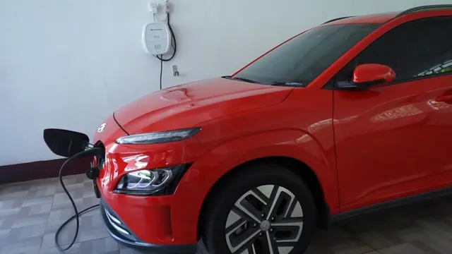 PT PLN (Persero) memberikan kemudahan bagi pengguna kendaraan listrik atau electric vehicle (EV) dengan layanan pengisian daya kendaraan listrik di rumah, atau home charging. (Dok PLN)